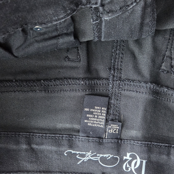 DG2 by Diane Gilman Black Women's Ankle Jeans - Picture 3 of 4